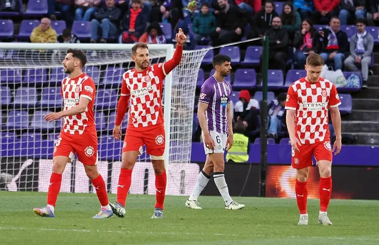 Girona consigue un valioso triunfo que lo acerca a salvarse del descenso 