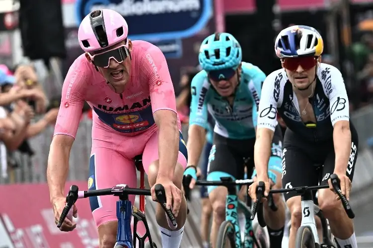 Mads Pedersen gana la quinta etapa del Giro de Italia 2025 y sigue como líder