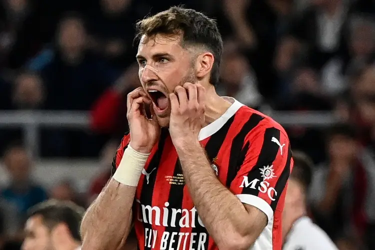 ¡Santi Giménez y el AC Milan pierden la final de la Copa!