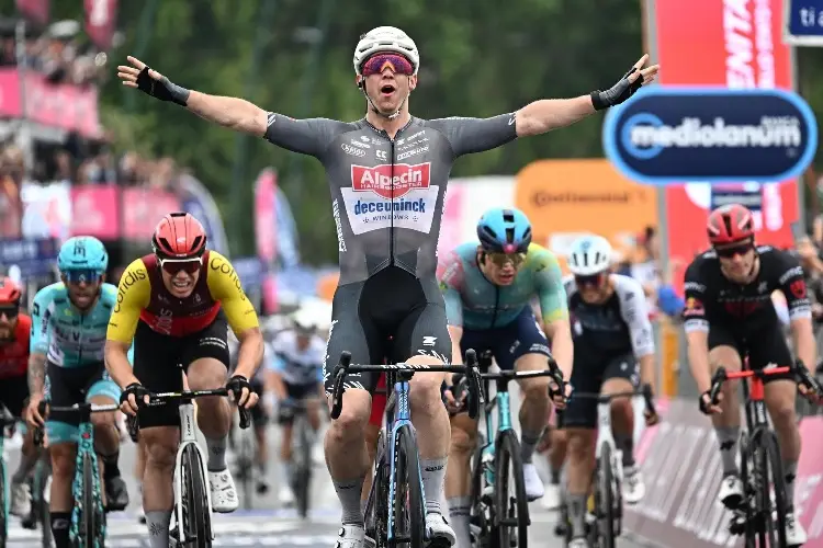 Groves gana al esprint la etapa más larga del Giro de Italia 2025