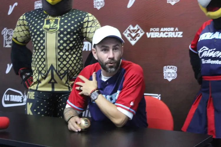 Miguel Layún quiere regresar a Veracruz con un equipo profesional (VIDEO)