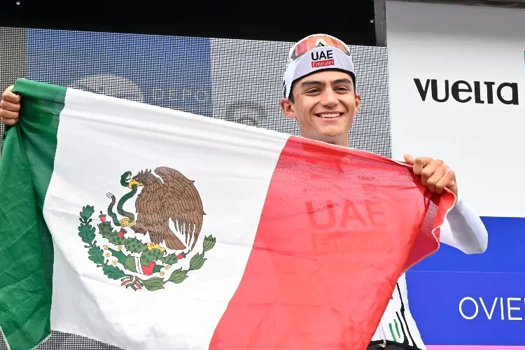 Mexicano Isaac Del Toro es nuevo líder del Giro de Italia
