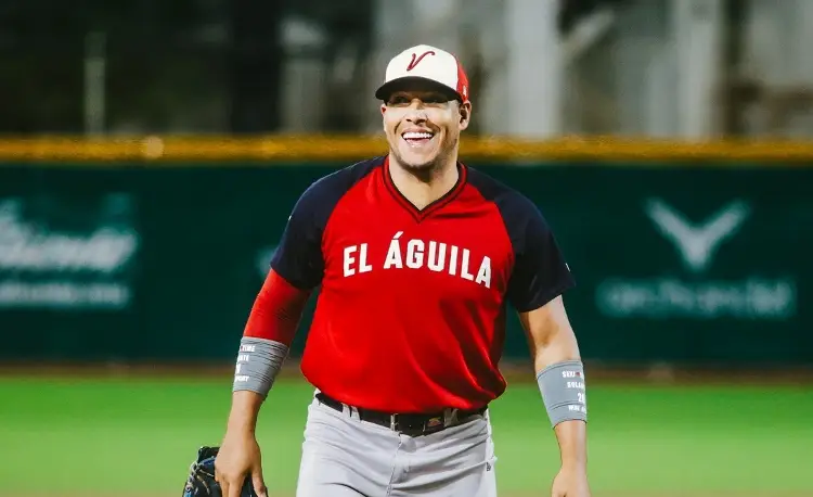 Yangervis Solarte se va de El Águila de Veracruz