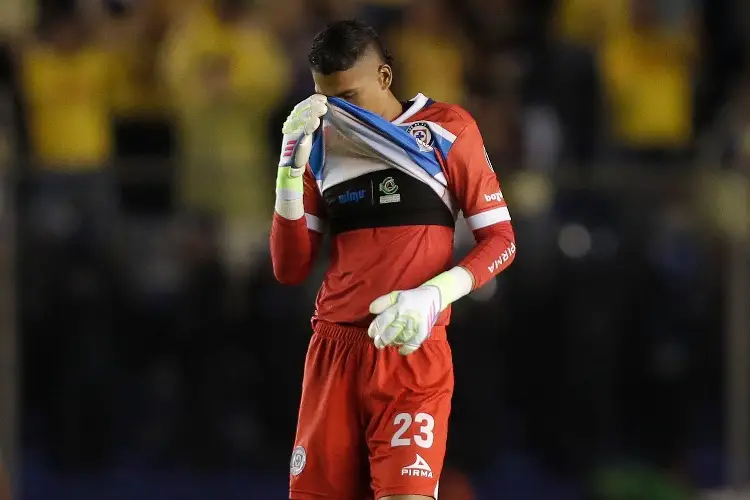 Vicente Sánchez sale en defensa de Kevin Mier tras error