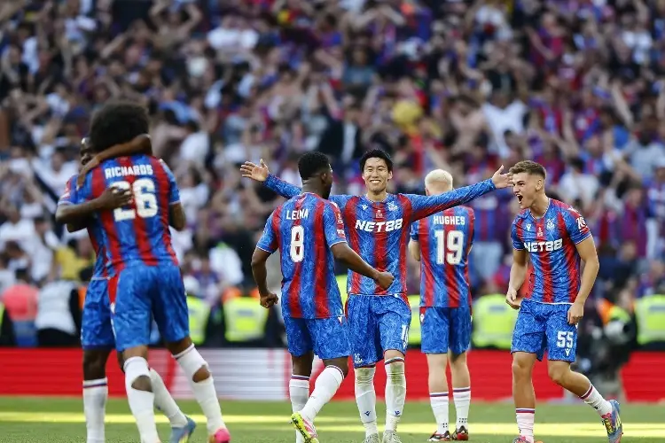 Crystal Palace sigue celebrando, ahora goleó a Wolverhampton en la Premier 