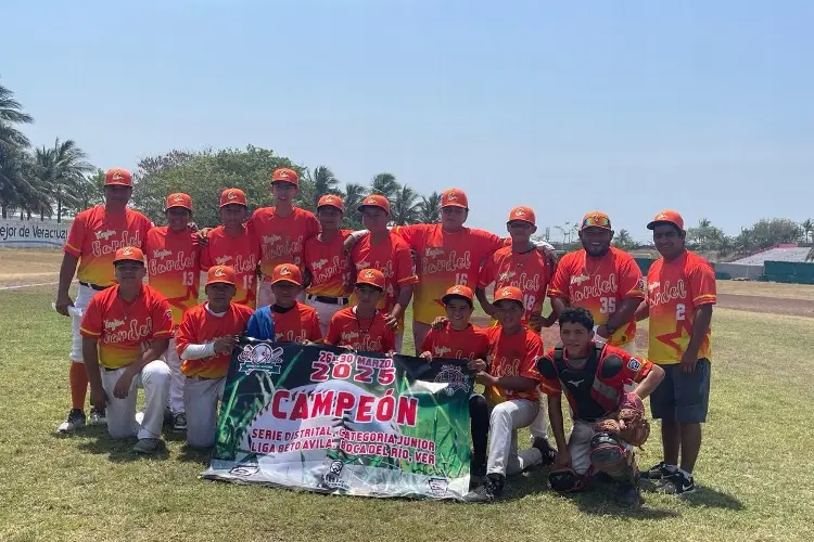 Jóvenes beisbolistas veracruzanos buscan apoyo para asistir a torneo en Matamoros