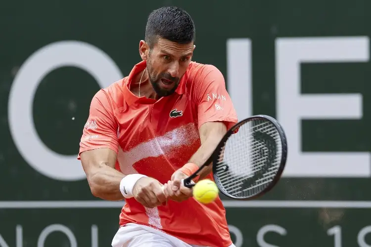 Djokovic gana en Ginebra y avanza a cuartos en su regreso a tierra batida