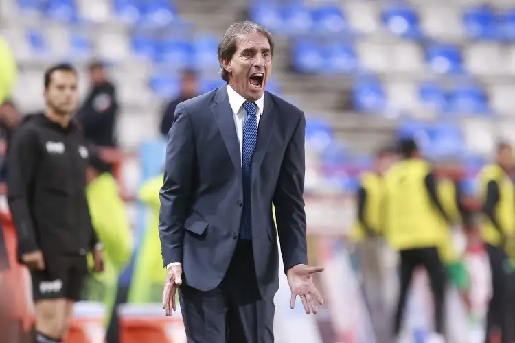 ¡Increíble! Almada se pelea, renuncia a Pachuca y no dirigirá el Mundial de Clubes