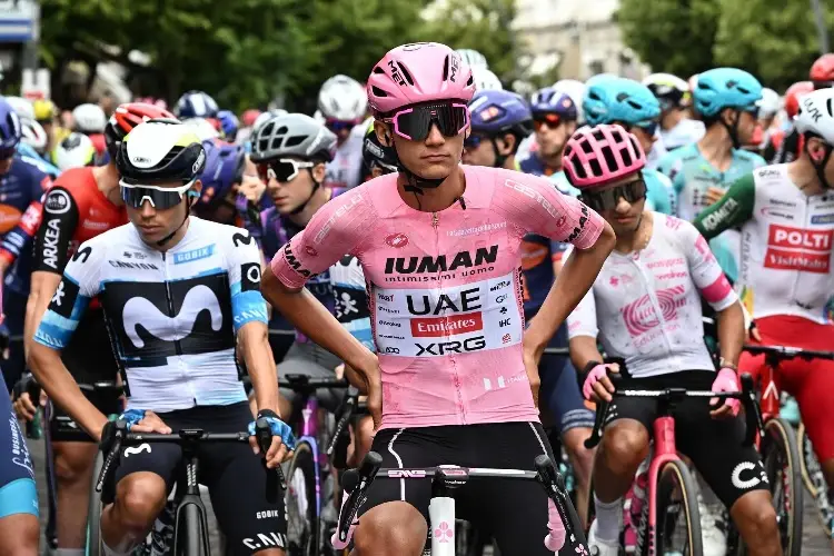 ¡Del Toro muestra poder y sigue líder en Giro de Italia!