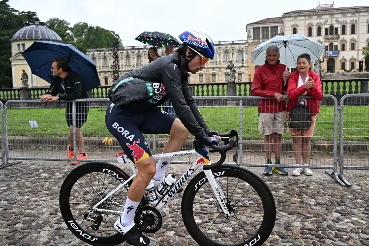 Primoz Roglic abandona el Giro de Italia