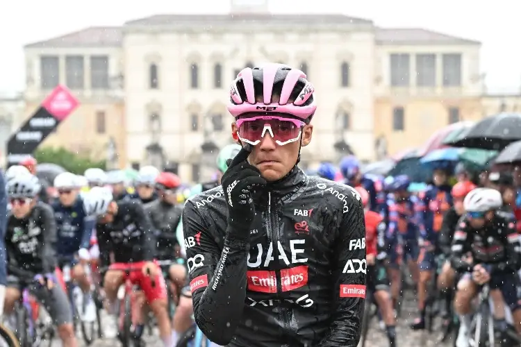 ¡De infarto! Mexicano del Toro salva el liderato en el Giro de Italia