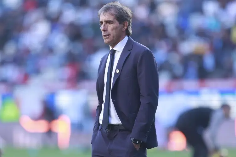 Oficial: Guillermo Almada deja su puesto como DT de Pachuca 