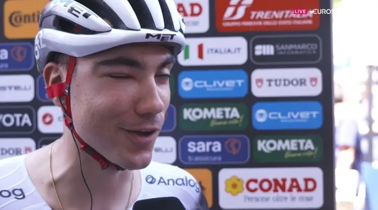 Compañero de Isaac del Toro abandona el Giro de Italia ¡Le picó un abeja!