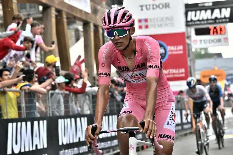 La dura crítica de Richard Carapaz a Isaac del Toro por perder la maglia rosa (VIDEO)