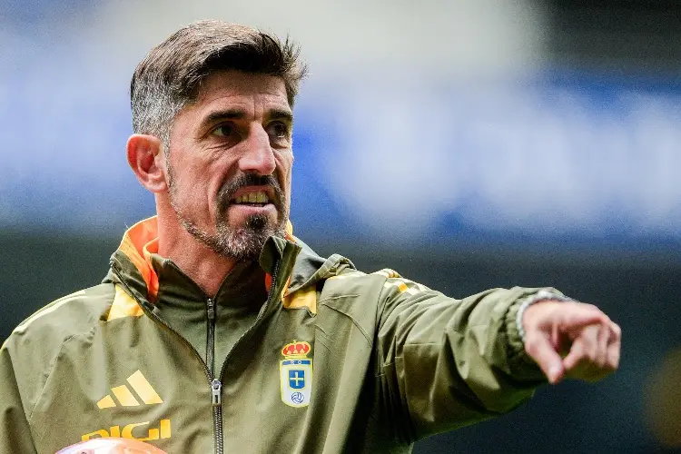 Veljko Paunovic mete al Real Oviedo en la lucha por el ascenso en España