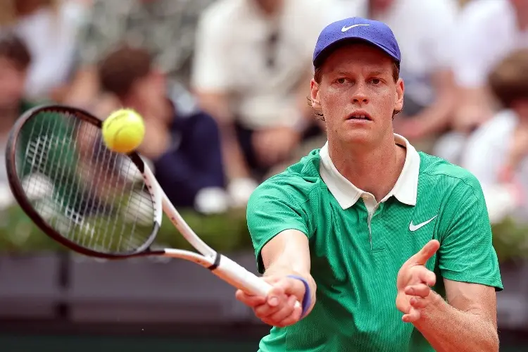 Jannik Sinner se instala en los Cuartos de Final en Roland Garros 