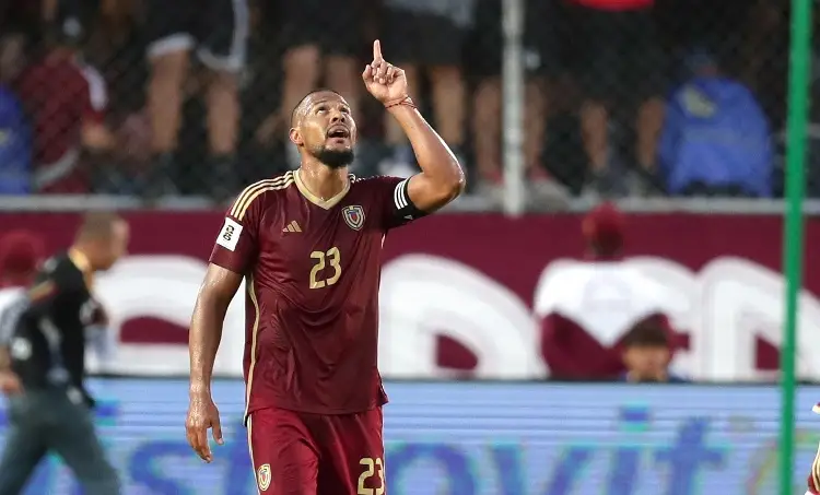 Salomón Rondón anota, Venezuela gana y sueñan con ir a su primer Mundial 
