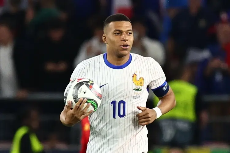 Mbappé se acerca a los mejores goleadores en la historia de Francia