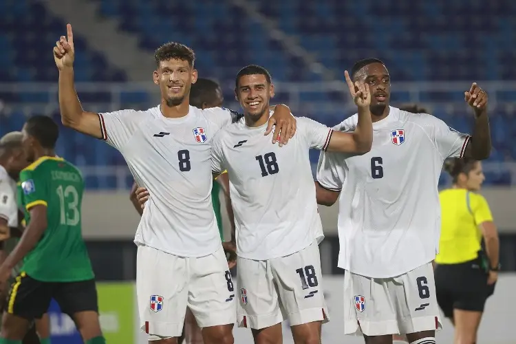República Dominicana golea y amenaza a México para el debut en la Copa Oro
