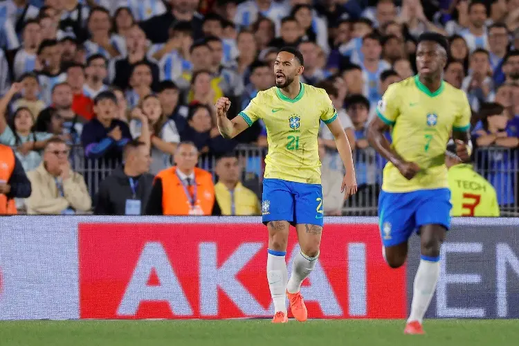 El Manchester United ficha a brasileño Cunha