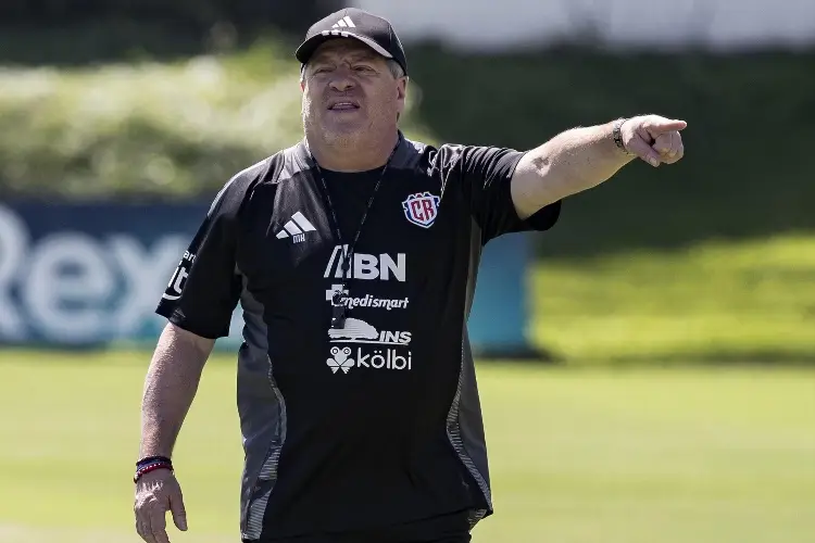 'Piojo' Herrera listo para pelear por llevar a Costa Rica al Mundial 2026