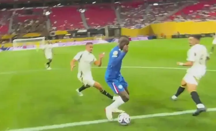 El gol del Chelsea tomada con la cámara ¡del árbitro! (VIDEO)