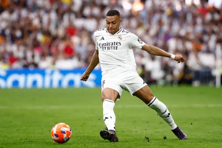 Mbappé hospitalizado en Estados Unidos