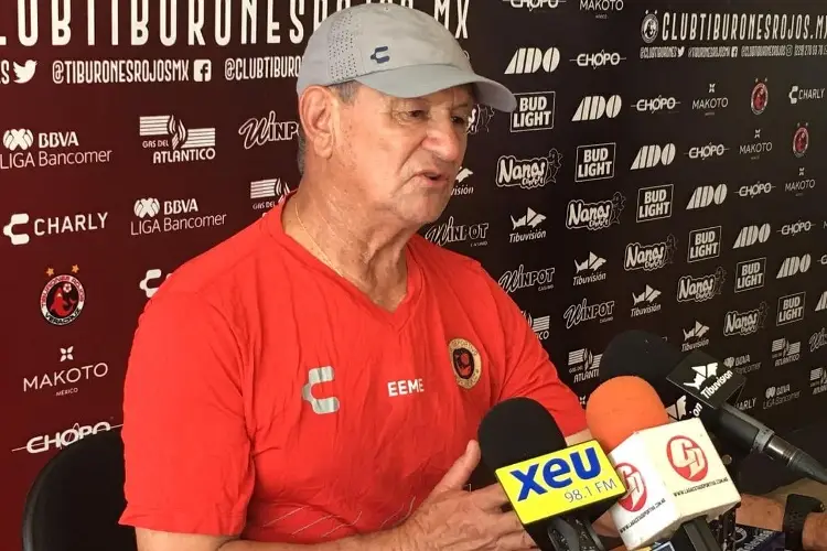 Nunca cobré en Veracruz: Enrique Meza alza la voz