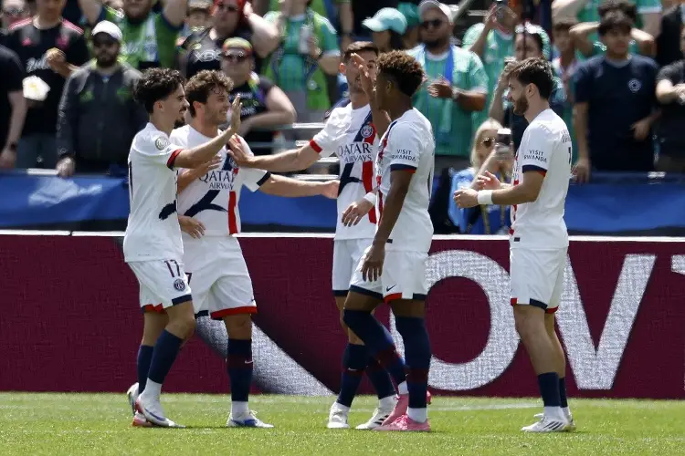 Kvaratskhelia, del PSG, anota el gol 100 en el Mundial de Clubes