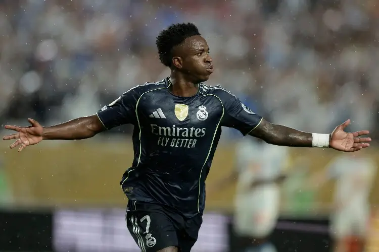 Real Madrid golea a Salzburgo y avanza como líder 
