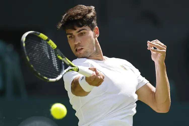 Alcaraz admite que sufrió en su debut en Wimbledon