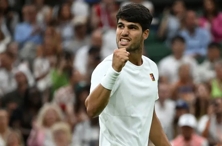 Alcaraz avanza de ronda en Wimbledon 