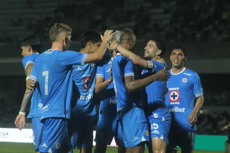 Llega a CDMX el nuevo refuerzo de Cruz Azul