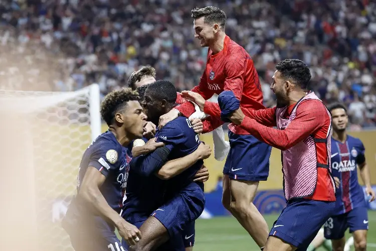 PSG regresa a Francia a dos jugadores indisciplinados