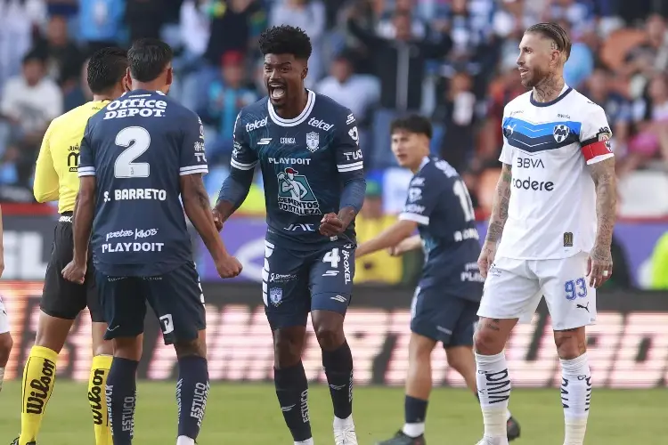 Pachuca debuta con goleada ante Rayados