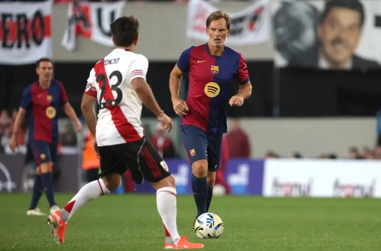 Las leyendas del Barcelona caen ante River Plate en Argentina 