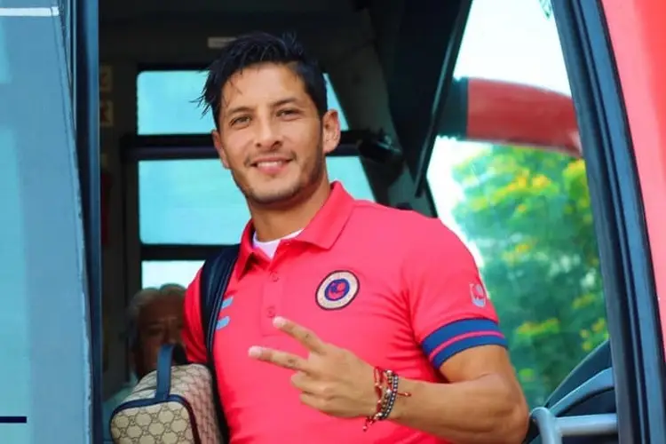 Ángel Reyna regresa a Veracruz con el Racing