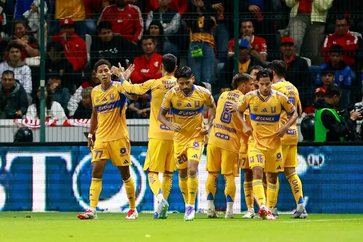 Tigres golea al campeón Toluca 