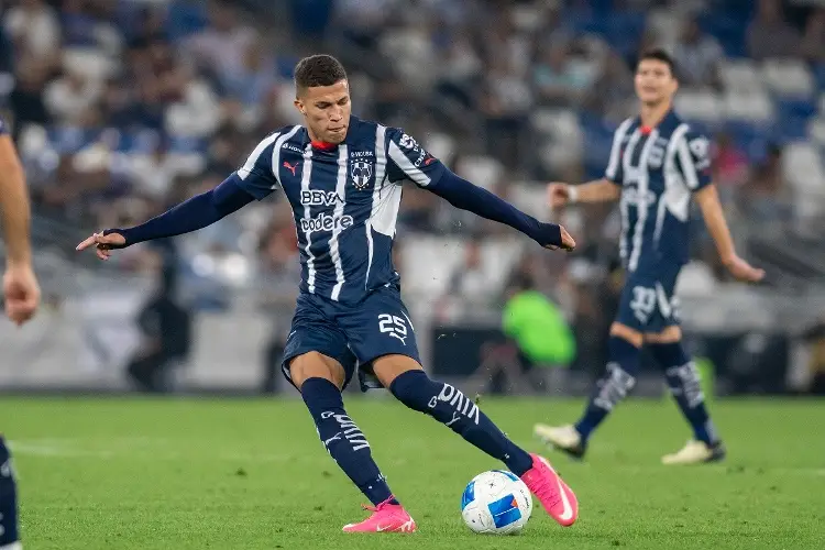 Directiva del Betis llega a México, se quieren llevar a jugador de Rayados (VIDEO)