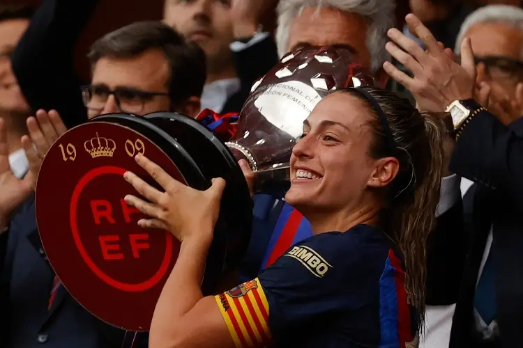 Alexia Putellas, la crack mundial que repudia palabras del 'Chicharito'