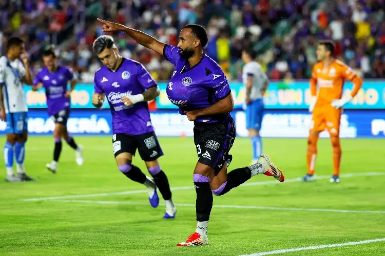 Mazatlán FC impone autoridad frente al Houston Dynamo