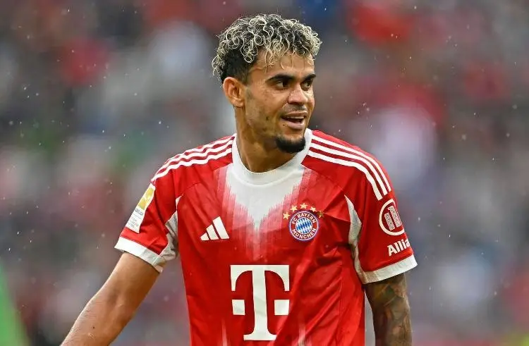 Bayern Múnich triunfa en el debut de Luis Díaz