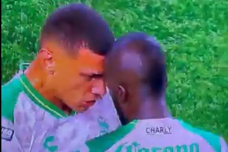 Jugadores de Santos se pelean en partido de la Leagues Cup (VIDEO)