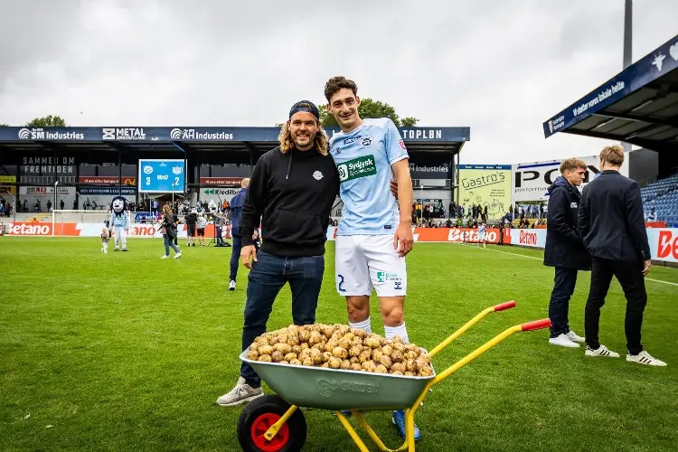 Insólitos premios que reciben los MVP: En Dinamarca regalan papas