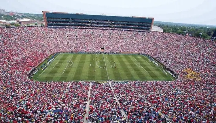 Manchester United y el récord de 110 mil ante el Madrid