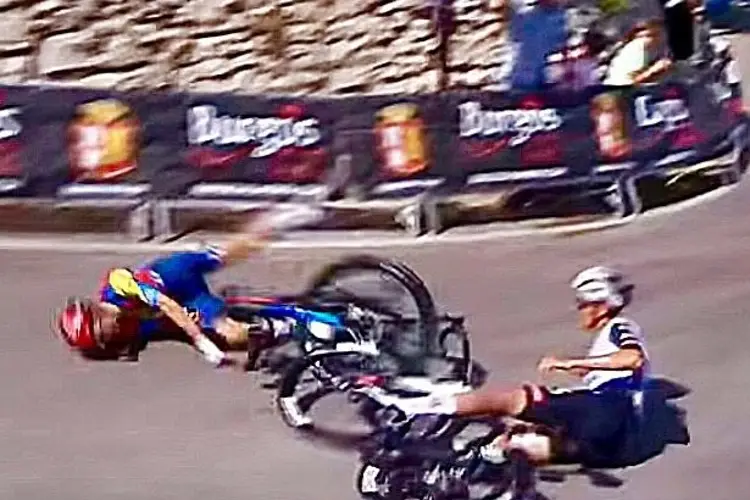 ¡Isaac del Toro sufre accidente en la primera etapa de la Vuelta a Burgos!