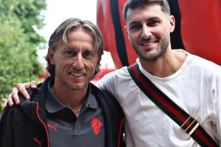 Luka Modric y Santi Giménez, nueva dupla de lujo en el AC Milan