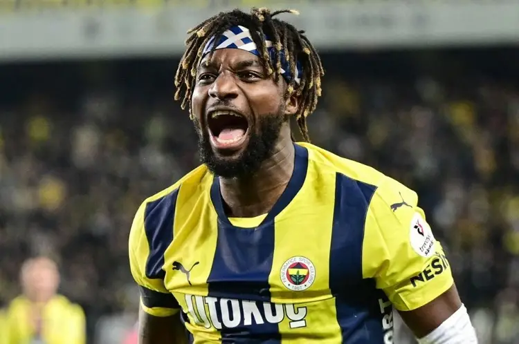 Allan Saint-Maximin listo para ser presentado con América