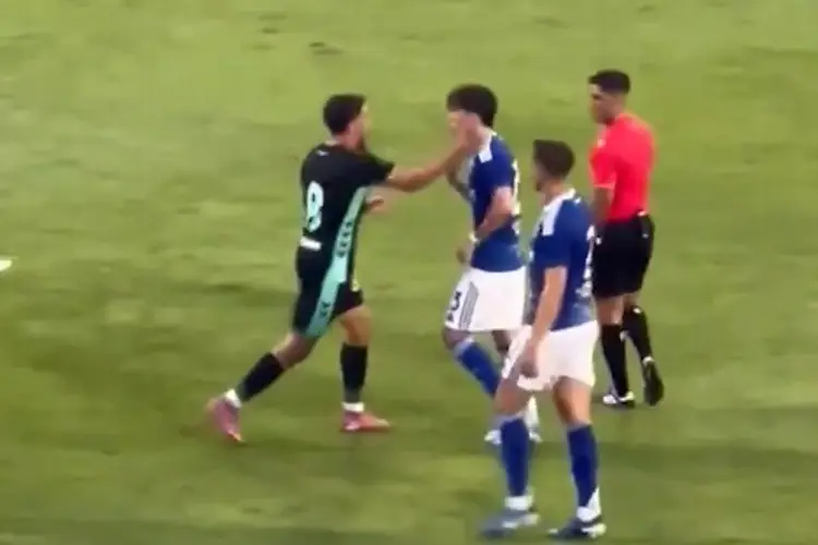 Real Betis vs Como termina a puñetazos y eso que era un juego 'amistoso' (VIDEO)