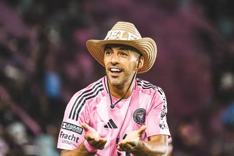 El penal a lo Panenka que Luis Suárez le hizo a Pumas (VIDEO)